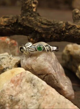 14K白金复古天然翡翠镶嵌戒指