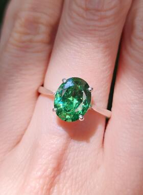 祖母绿宝石镶嵌爪镶订婚女士戒指