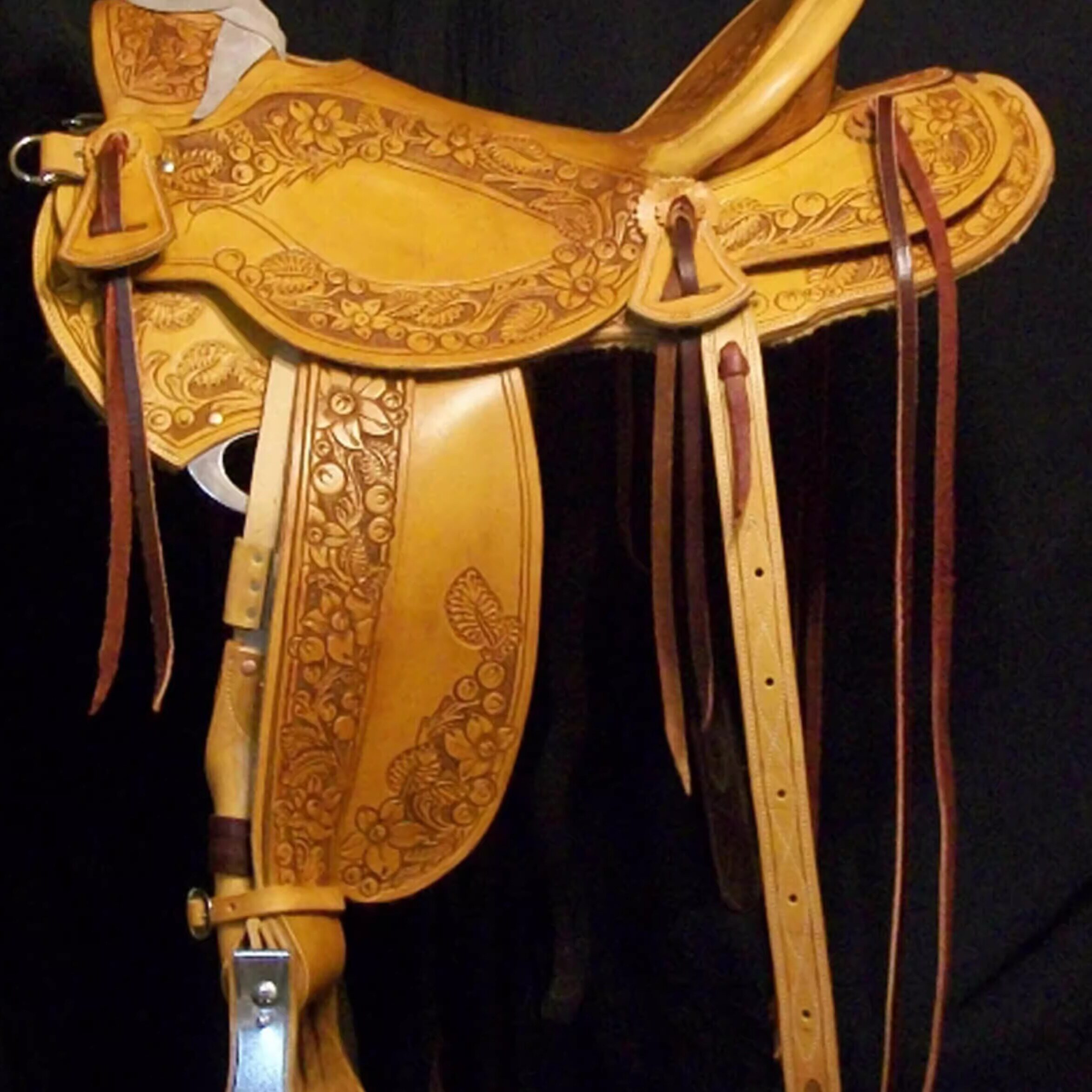 海外代购Saddle◎手作定制黄色雕刻配套马笼头和胸带肚带西部马鞍