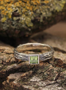 方形天然橄榄石树枝纯银情侣戒指