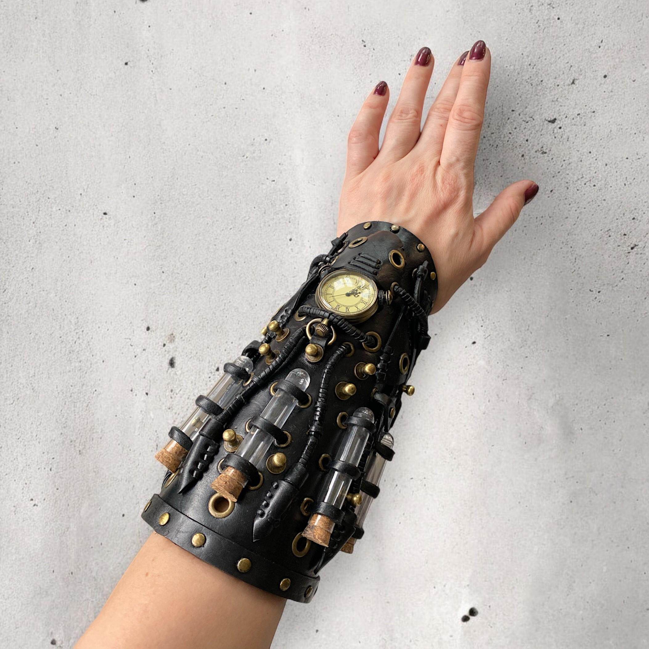 立陶宛代购Bracelet㊣ 手作朋克风铆钉皮革装饰个性机车腕表手表