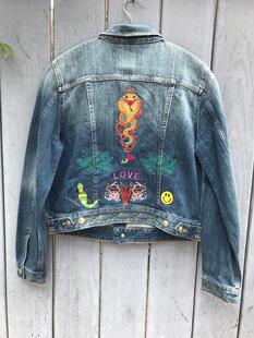 Jacket㊣美国代购 手作迷人美丽花卉蛇刺绣金属扣牛仔衣短外套