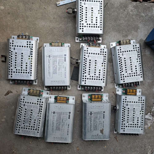 议价后备电源D.ONE DW一6A拆下来的 有14个 22