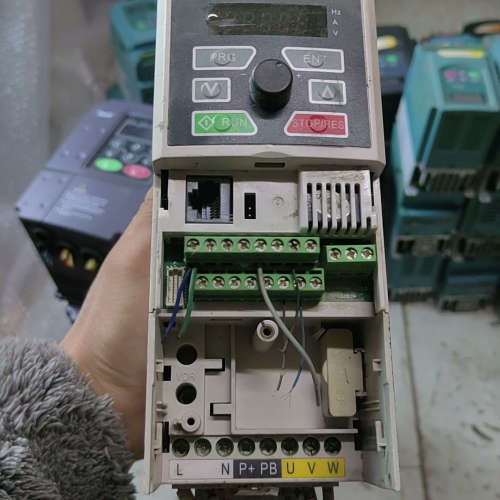 议价易驱变频器GT100-2S0015G出售！1.5KW220V