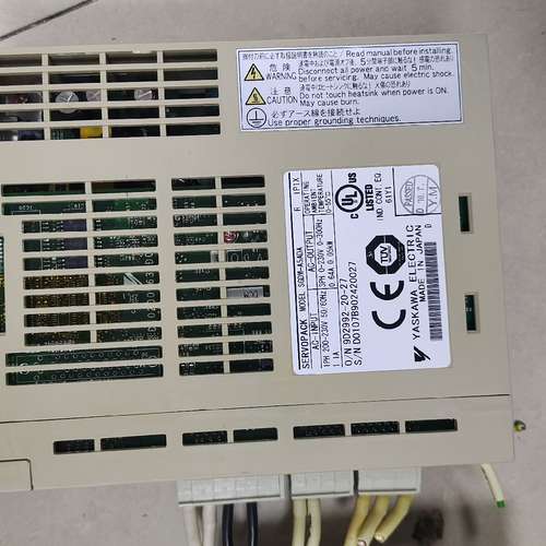 议价拆机安川驱动器SGDM-A5ADA电机SGMAH-A5AA
