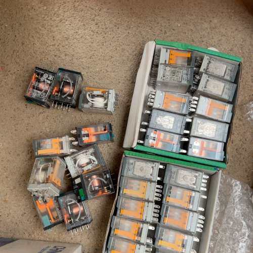 议价继电器RXM2LB2P7，230VAC，，成色