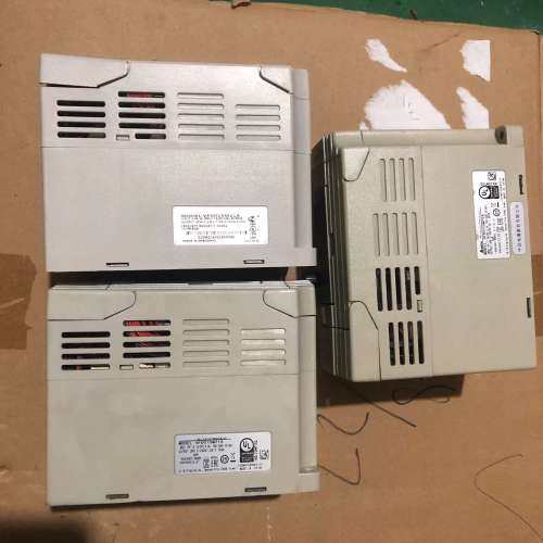 议价拆机台达变频器vfd015m21a