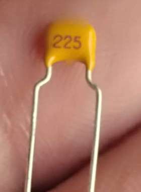 议价电容225/50V   774K  30/1K   p5.