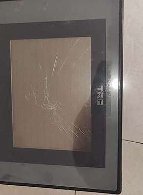 天任TP106PT-24v触摸屏，能开机外屏破了显示白屏。当