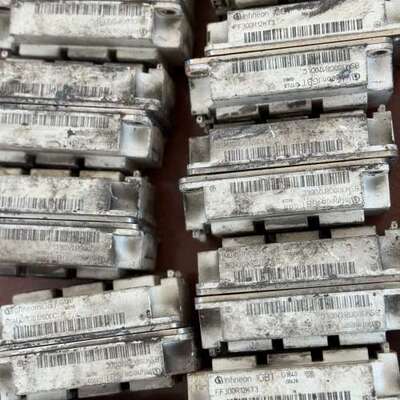 议价英飞凌原装拆机原字BSM300GB120DLC 有灰尘可清洗