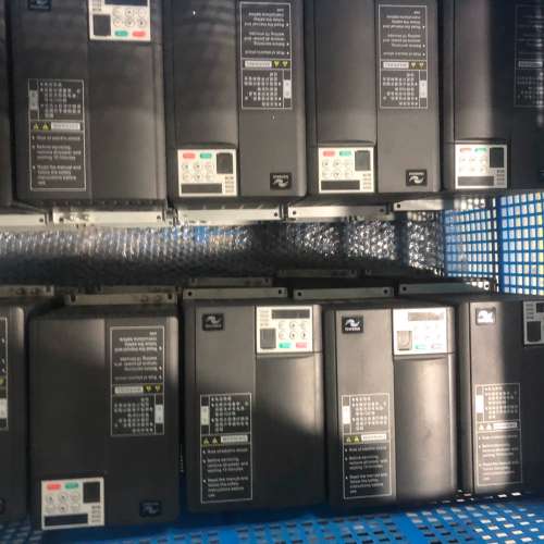 议价出售汇川5.5千瓦变频器，型号MD310-4T5.5GB三相