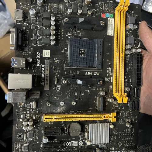 议价出映泰B450MH主板，成色新，支持AM4 CPU，带原装挡