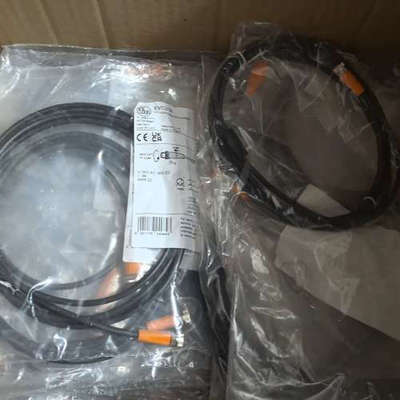 议价EVC218德国IFM易福门全新原装M8转M12公母头链接线