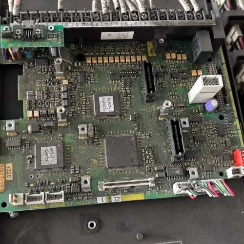 议价富士变频器VG7主板EP-4083C-C   EP-4083