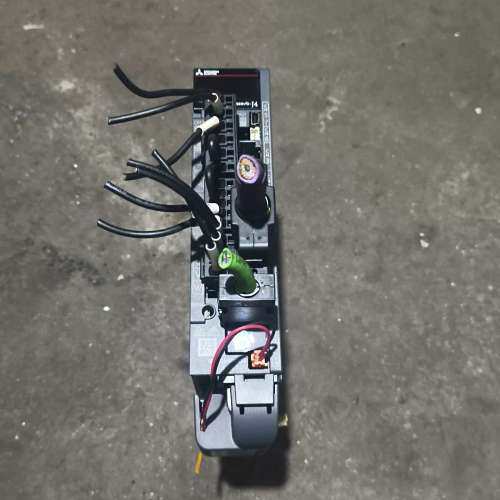 议价三菱伺服驱动器MR－J4－60A－PT070原装拆机，成色实