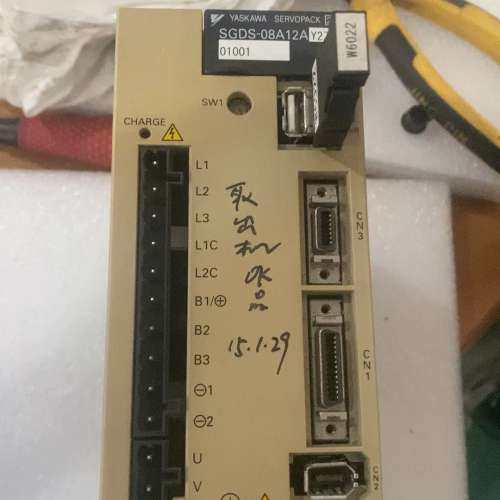 议价安川伺服驱动器SGDS-08A12AY27，