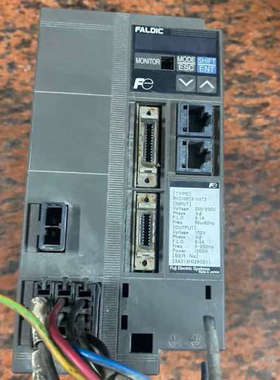 议价拆机富士RYC102C3-VVT2驱动器1Kw。成色如图，实