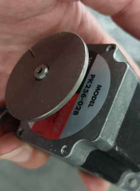 议价东方86双轴步进电机PK256-02B，成色如图，功能正