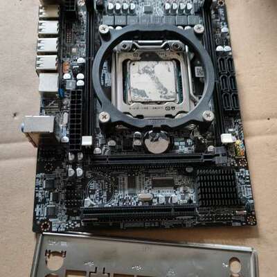 议价杂牌X79主板E5 2620V2套装。原装挡板。。