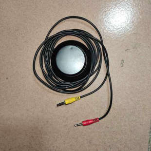 有个插头线有点伤 实物见图 宝贝正常使用 议价惠威M60线控1个