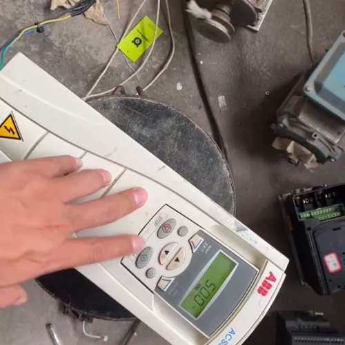 议价ABB变频器ACS510-01-03A3-4 ，1.1KW