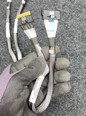 议价安费诺8654-8i转MCIO 8X 5.0线长30cm拆机