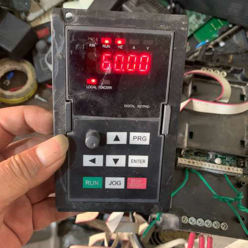 议价万南变频器，型号：WN90-5.5G/7.5P-4，380V