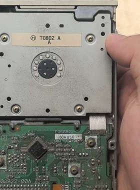 议价软驱 FD-235HF  E950822-60A ，