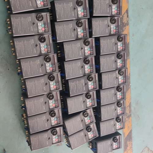 议价三菱拆机变频器FR-D720-0.2K-EA 220V/