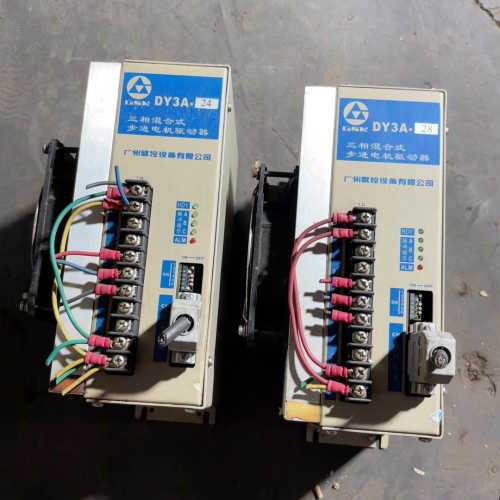 议价GSK三相混合式步进电机驱动器，型号DY3A-24和DY3A
