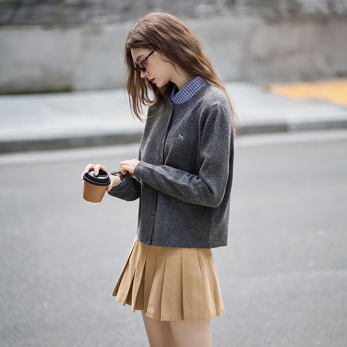 唐狮2026年秋冬新款毛衣女灰色圆领早秋氛围感穿搭外搭开衫毛线衫,女装/女士精品,毛衣,淘宝优惠券,粉丝福利购,淘宝优惠卷