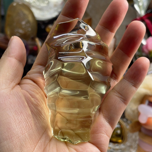 纯天然全净体巴西黄水晶手握