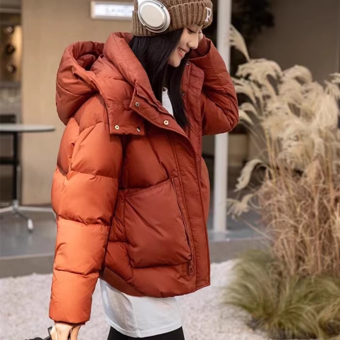 常规锦纶羽绒服时尚连帽