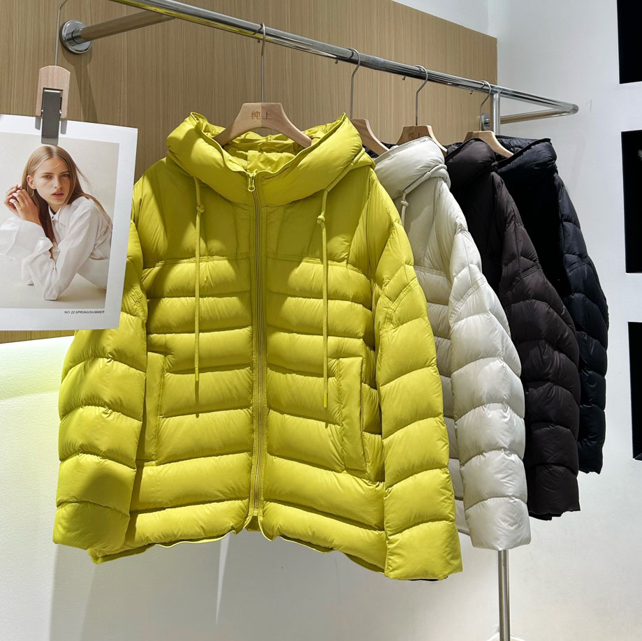 90白鸭绒常规连帽羽绒服聚酯纤维