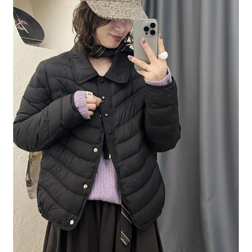 聚酯纤维常规翻领羽绒服时尚气质