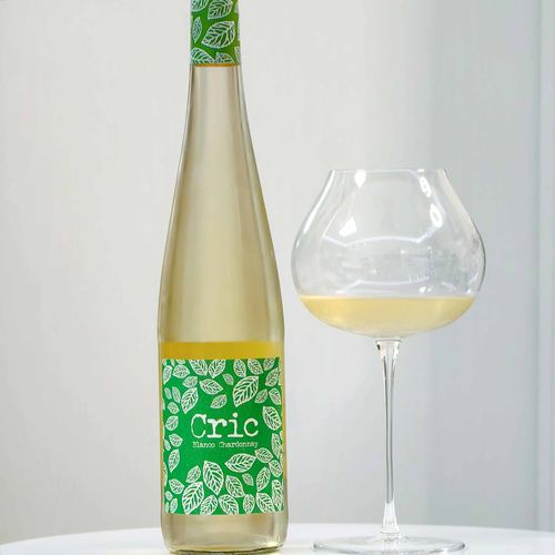 西班牙绿叶子甜白葡萄酒甜美多汁