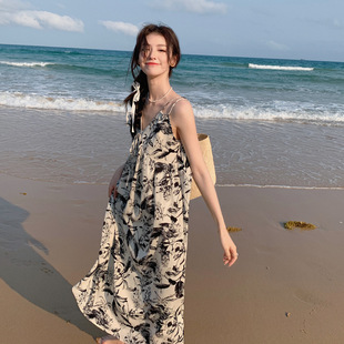 法式 宽松遮肚海边度假沙滩 水墨画碎花吊带连衣裙女2025夏季 新款