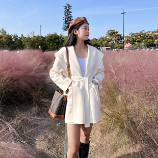 2025秋冬新款白色连帽系带羊绒大衣双面呢羊毛外套女短款小个子厚