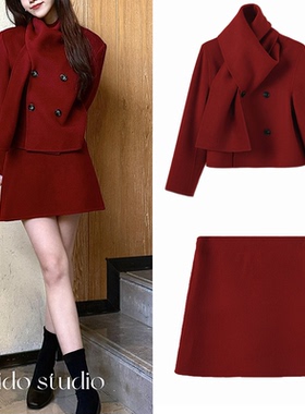本命年新年战衣红色围巾领双排扣双面呢短款外套A字半裙两件套女