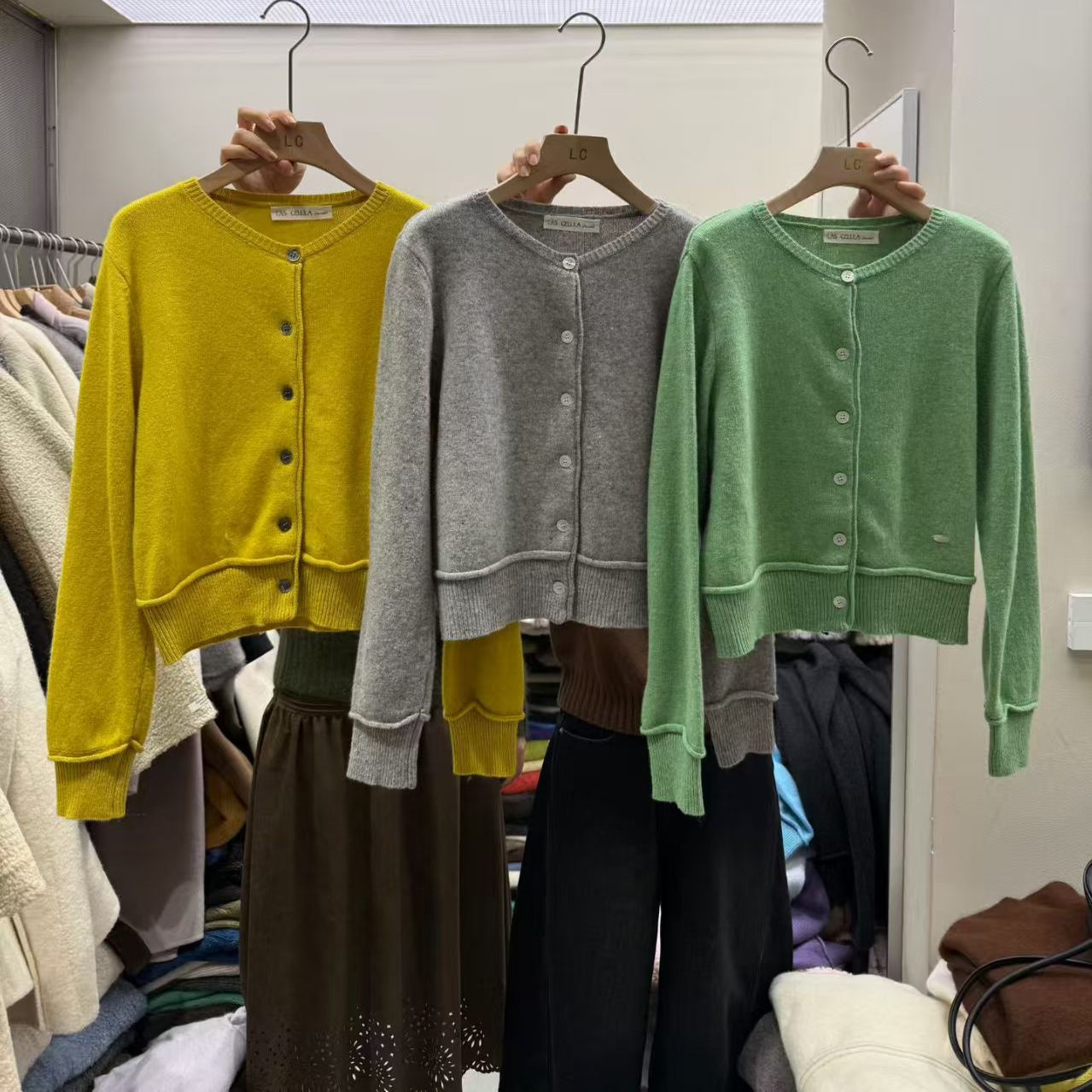 羊毛圆领针织开衫毛衣外套女