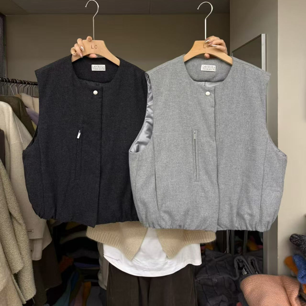 简约休闲风羊毛圆领马甲背心女