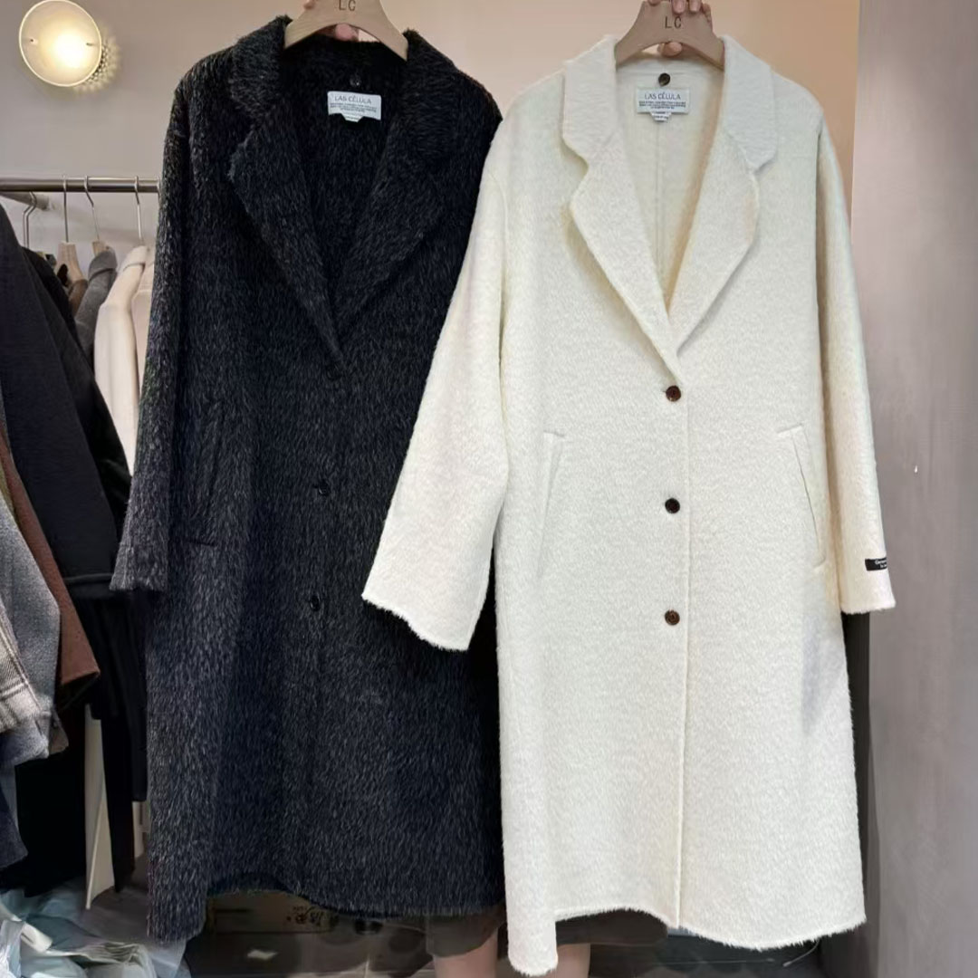 翻领米色长款直筒羊毛羊绒大衣