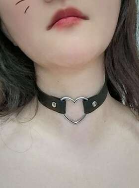 3欧元包邮日系软妹暗黑PU桃心镂空爱心项圈女颈带锁骨链INS颈链
