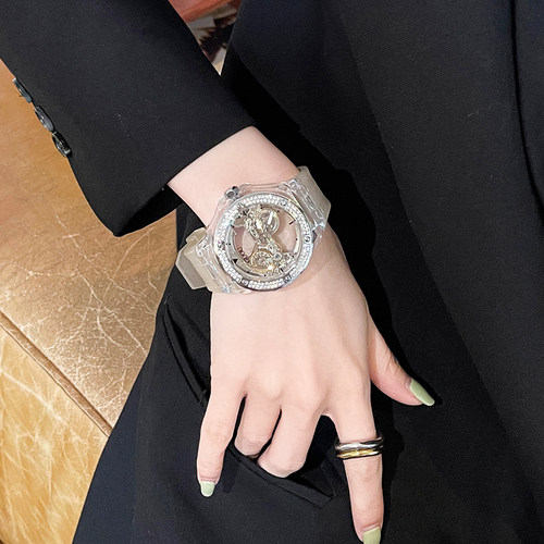 镂空机械表女士时尚潮流