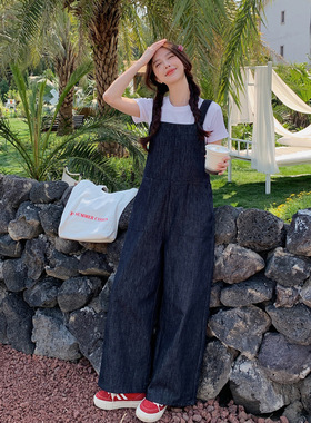 韩系深蓝色慵懒风牛仔背带裤套装女2025夏季小个子宽松T恤两件套