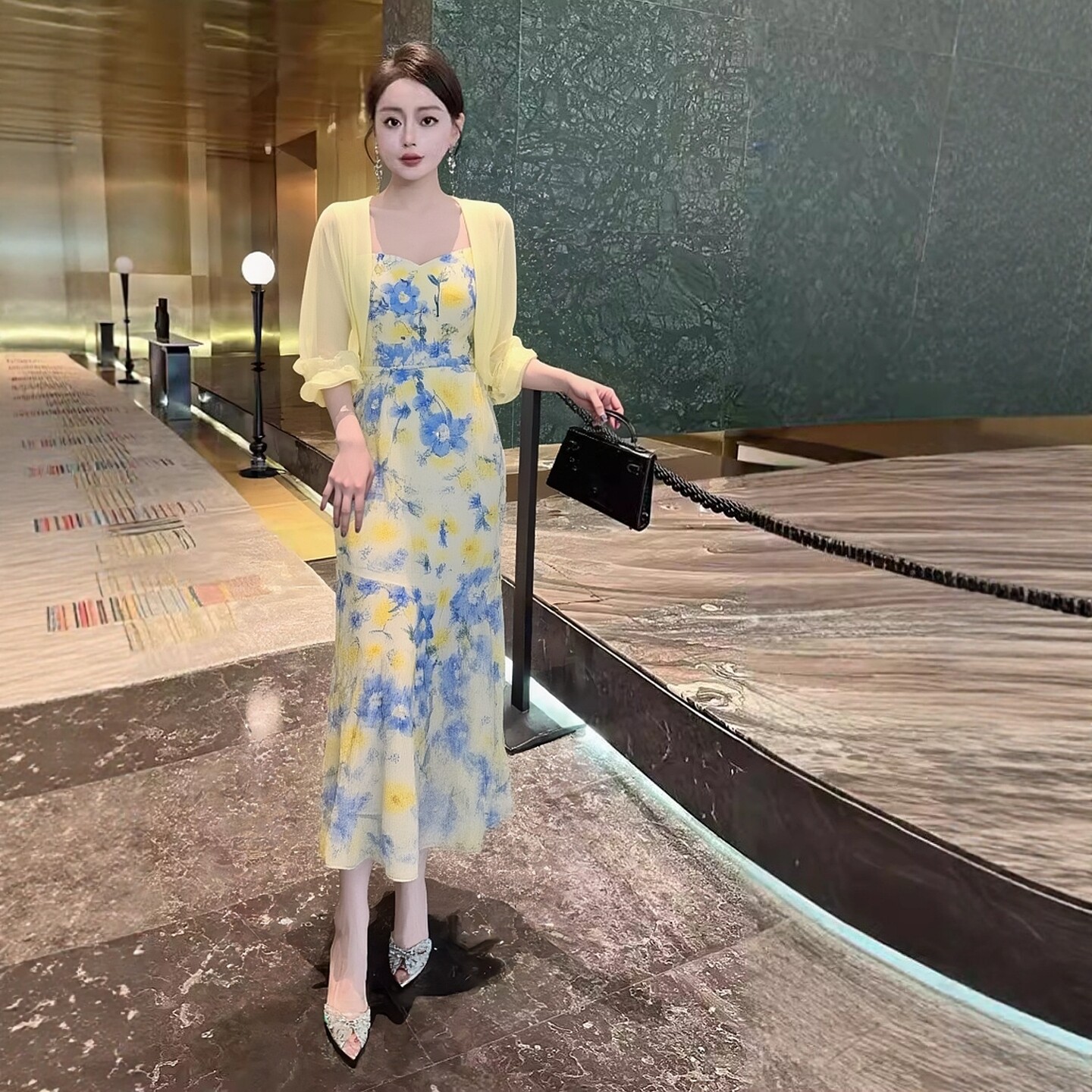 春夏搭配一整套女盐系炸街时尚高级感气质洋气减龄黄色碎花两件套