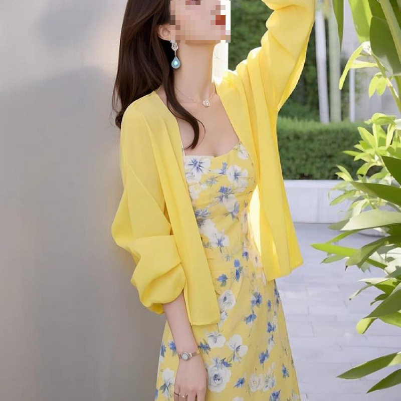 碎花雪纺连衣裙女2026夏修身显瘦减龄海边渡假开衫吊带裙子两件套