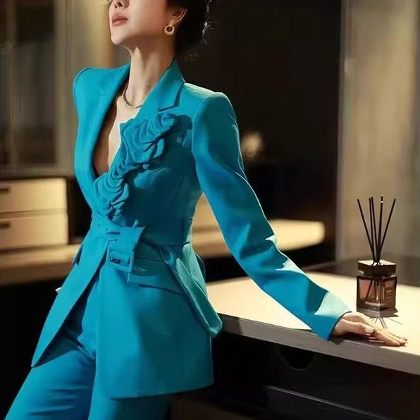 春秋蓝色立体花朵设计感西服套装