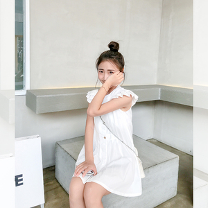 渔不二白色百褶连衣裙