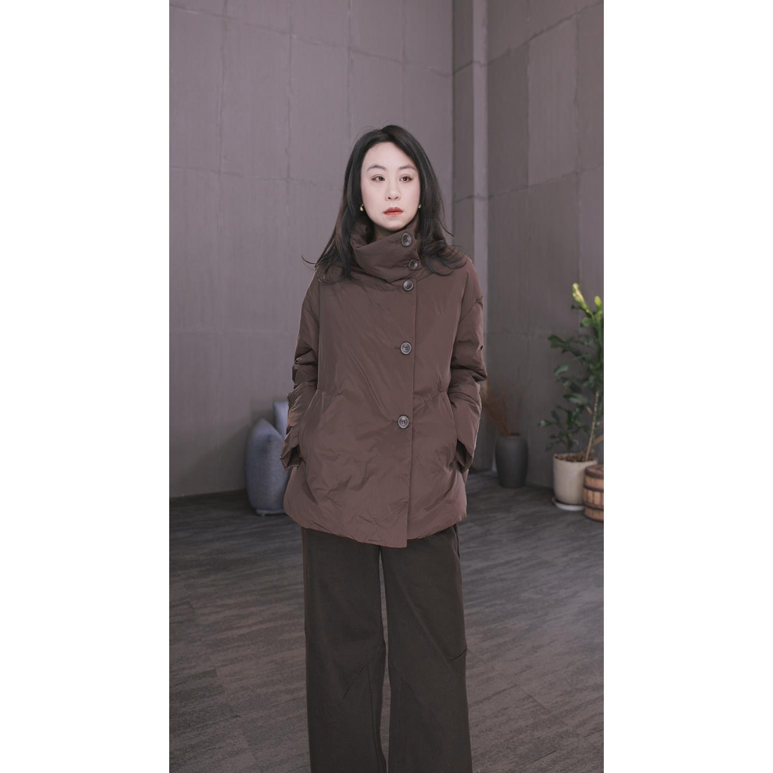 东倪MF 极简风冬季羽绒服90白鸭绒轻奢时尚立领外套女潮 85D2581